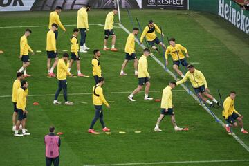 Los jugadores en el Gdansk Stadium.