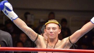 El luchador escoc&eacute;s Jordan Coe celebra una victoria tras un combate. Coe falleci&oacute; este domingo a los 20 a&ntilde;os al intentar perder 3 kilos en un d&iacute;a para una pelea.