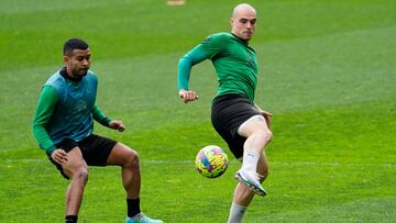 Juergen Elitim y Jorge Pombo, del Racing, entrenando en El Sardinero.