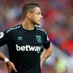 West Ham le muestra la salida a 'Chicharito'