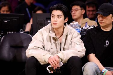 Dylan Wang, actor y cantante chino, reconocido por su papel debut como Daoming Si en Meteor Garden ​ y por su interpretación de Dongfang Qingcang en Love Between Fairy and Devil.​