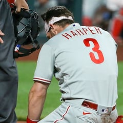 Bryce Harper dejó el duelo de los Phillies por pelotazo en la cara