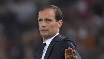 Allegri dirige a la Juventus en un partido de pretemporada.