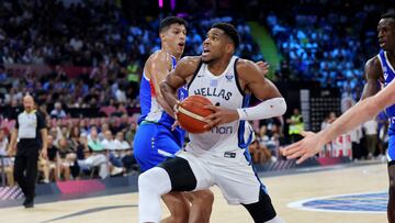 Basketball - FIBA EuroBasket 2025 - Group Phase - Greece v Italy - Spyros Kyprianou Athletic Center, Limassol, Cyprus - August 28, 2025 Greece's Giannis Antetokounmpo in action REUTERS/Yiannis Kourtoglou