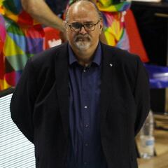 El Estudiantes, colista, destituye a su entrenador, Aleksandar Dzikic