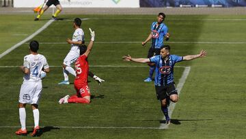Huachipato derrotó a Everton y se metió en zona copera