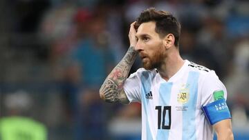 NIZHNY NOVGOROD, RUSSIA - JUNE 21: Lionel Messi of Argentina looks dejected during the 2018 FIFA World Cup Russia group D match between Argentina and Croatia at Nizhny Novgorod Stadium on June 21, 2018 in Nizhny Novgorod, Russia. (Photo by Matthew Ashton