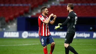 Atlético Madrid held on for a vital win against Alavés. Suárez grabbed their goal, and Oblak saved a late penalty to ensure all three points.