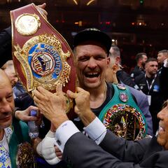 Oleksandr Usyk sufrió una fractura de mandíbula en la pelea con Tyson Fury