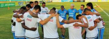 El equipo colombiano hace su primer entrenamiento en Barranquilla. Recuperación para los jugadores con minutos y trabajo diferenciado para los que no actuaron ante Chile. 