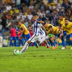 El Oporto salva un punto de penalti en el descuento