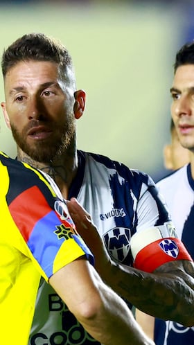 Soccer Football - Liga MX - Quarter Final - Second Leg - Club America v Monterrey - Estadio Azteca, Mexico City, Mexico - November 29, 2025 Monterrey's Sergio Ramos clashes with Club America's Henry Martin REUTERS/Raquel Cunha