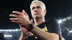 Jose&#039; Mourinho head coach of Roma greets his supporters at the end of the Italian championship Serie A football match between AS Roma and Venezia FC on May 14, 2022 at Stadio Olimpico in Rome, Italy - Photo Federico Proietti / DPPI
 AFP7 
 14/05/2022