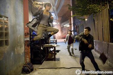 Chun-Li lucha en fotogramas de la película de Street Fighter