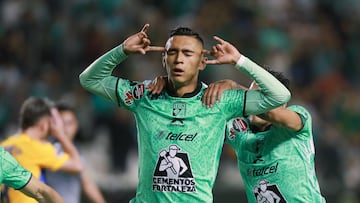 MEX4016. LEÓN (MÉXICO), 03/05/2023.- Fidel Ambriz de León, celebra un gol anotado a Tigres, hoy durante un juego por las semifinales de la Liga de Campeones de la Concacaf 2022-2023 hoy, en el estadio León, en Guanajuato (México). EFE/Luis Ramírez
