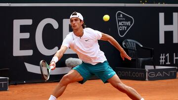 Tennis - ATP 500 - Hamburg European Open - Am Rothenbaum, Hamburg, Germany - July 24, 2022 Italy's Lorenzo Musetti in action during the men's singles final against Spain's Carlos Alcaraz Garfia REUTERS/Cathrin Mueller