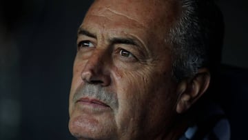 Boca Juniors&#039; team coach Gustavo Alfaro is pictured during the Argentina First Division Superliga football match against Lanus at La Bombonera stadium in Buenos Aires, on February 17, 2019. (Photo by Alejandro PAGNI / AFP)