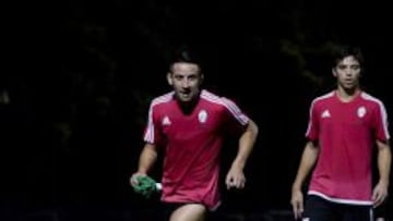 Mauricio Isla entrena con Juventus a la espera de la definici&oacute;n de su futuro.