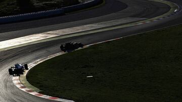 MONTMELO, SPAIN - MARCH 02: Sergio Perez of Mexico driving the (11) Sahara Force India F1 Team VJM10 chases down Jolyon Palmer of Great Britain driving the (30) Renault Sport Formula One Team Renault RS17 on track during day four of Formula One winter testing at Circuit de Catalunya on March 2, 2017 in Montmelo, Spain.  (Photo by Mark Thompson/Getty Images)