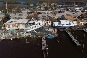 El huracán Ian llegó al oeste de Florida con vientos de más de 240 km/h, provocando inundaciones catastróficas en varias localidades, también ha dejado inundaciones  y graves destrozos en el centro de la península. La tormenta provocó una marejada ciclónica  que inundó grandes áreas del suroeste de Florida, las áreas cercanas a la costa han quedado arrasadas.