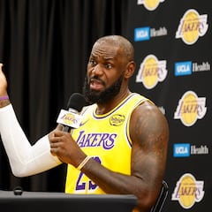 LeBron James breaks silence on legendary Michael Jordan pickup game: “I was unguardable”