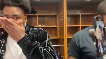 Está destrozado por un error, la prensa lo atosiga y llega un compañero: para no parar de aplaudir