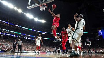 MINNEAPOLIS, MINNESOTA - APRIL 06: Kyler Edwards #0 of the Texas Tech Red Raiders shoots the ball in the second half against the Michigan State Spartans during the 2019 NCAA Final Four semifinal at U.S. Bank Stadium on April 6, 2019 in Minneapolis, Minnesota.   Streeter Lecka/Getty Images/AFP
 == FOR NEWSPAPERS, INTERNET, TELCOS &amp; TELEVISION USE ONLY ==