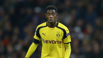 MADRID, SPAIN - DECEMBER 07: Ousmane Dembele Borussia Dortmund controls the ball during the UEFA Champions League group F match between Real Madrid CF and Borussia Dortmund at Estadio Santiago Bernabeu on December 7, 2016 in Madrid, . (Photo by Gonzalo Arroyo Moreno/Getty Images)