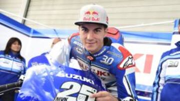 Maverick Viñales señala el número 34 de su carenado en honor a Schwantz.