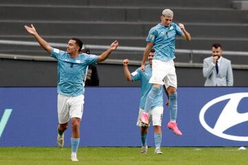 Con goles de Óscar Cortes y Gustavo Puerta, el equipo nacional logró darle la vuelta al marcador para iniciar la Copa del mundo con un triunfo.