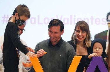 Messi: "I'm very happy to be able to help in the battle against cancer"