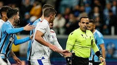 “Es un momento difícil”: dos chilenos se encuentran y uno queda en zona de descenso