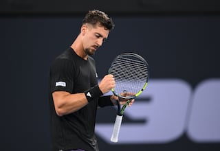 Kokkinakis: “Tengo el tendón de Aquiles de una persona muerta en el brazo”