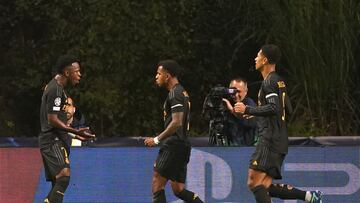 Vinicius, Rodrygo y Bellingham celebran el gol del segundo al Sporting Braga.