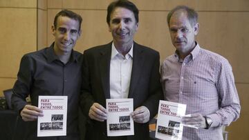  Isidoro Hornillos, candidato a la presidencia de la Federaci&oacute;n Espa&ntilde;ola de Atletismo (en el centro), junto al atleta V&iacute;ctor Garc&iacute;a  (izquierda) y al exatleta Abel Ant&oacute;n, durante la presentaci&oacute;n oficial del primero a la presidencia de la RFEA. 