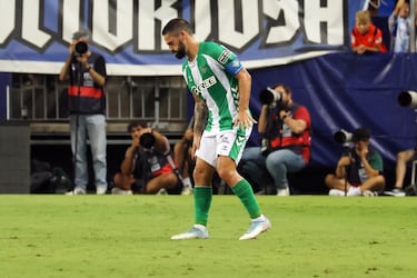 Alarma Isco: salió de La Rosaleda con muletas