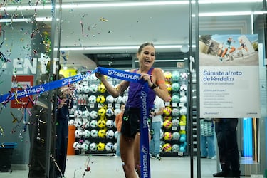 “Un policía regresó al acabar su turno con un cartel de ánimo y estuvo otras dos horas apoyándome”