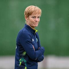 La seleccionadora de Irlanda Vera Pauw cuenta que fue violada