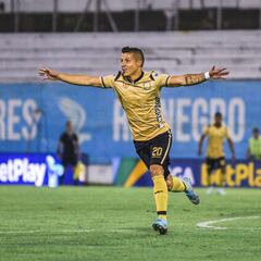 Águilas remonta y mantiene su invicto en la Liga