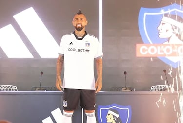 La nueva camiseta de Colo Colo: Vidal fue el primero en modelarla