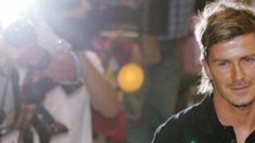 <B>PERSEGUIDOS. </B>El Real Madrid despertó pasiones a su llegada a Japón.