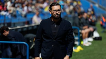 El entrenador del Getafe José Bordalás durante el partido de la jornada 29 de LaLiga disputado este domingo entre el Getafe y el Villarreal en el estadio Coliseum.