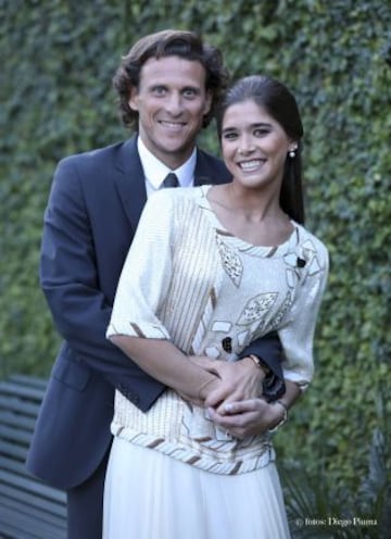El jugador uruguayo Diego Forlán se ha casado en Montevideo con Paz Cardoso en una ceremonia civil.