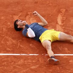 ¿Cuál es la superficie utilizada en el tenis de los Juegos Olímpicos y quién la decide?