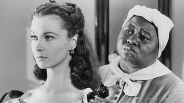 Hattie McDaniel consolando a Vivien Leigh en una escena de &#039;Gone With The Wind&#039;, 1939. 