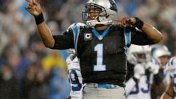 Los Carolina Panthers de Cam Newton reciben a los Green Bay Packers en el mejor partido de la jornada.