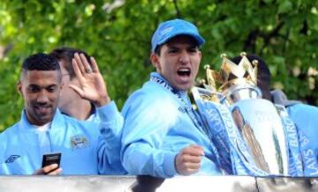 Sergio Agüero del Manchester City celebrando la Premier League de 2012.