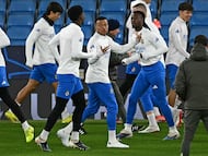 Kylian Mbappé’s recovery offers a timely boost for Madrid, but the bigger question is how much risk the team is willing to take in Manchester.