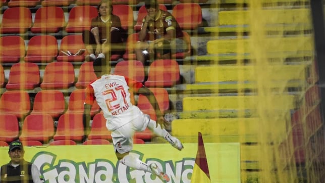 Santa Fe vence al Tolima y es líder parcial