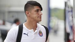 Chivas hizo oficial la llegada de José Juan 'Gallito' Vázquez